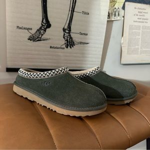 Green Ugg tasmans